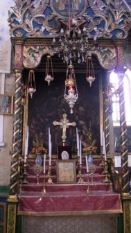 43 Another altar (359x640)