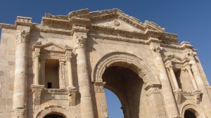 173 Hadrians arch Jerash (1024x575)